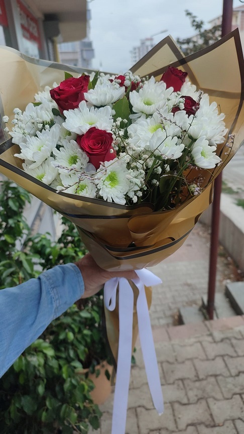 papatya-icinde-guller